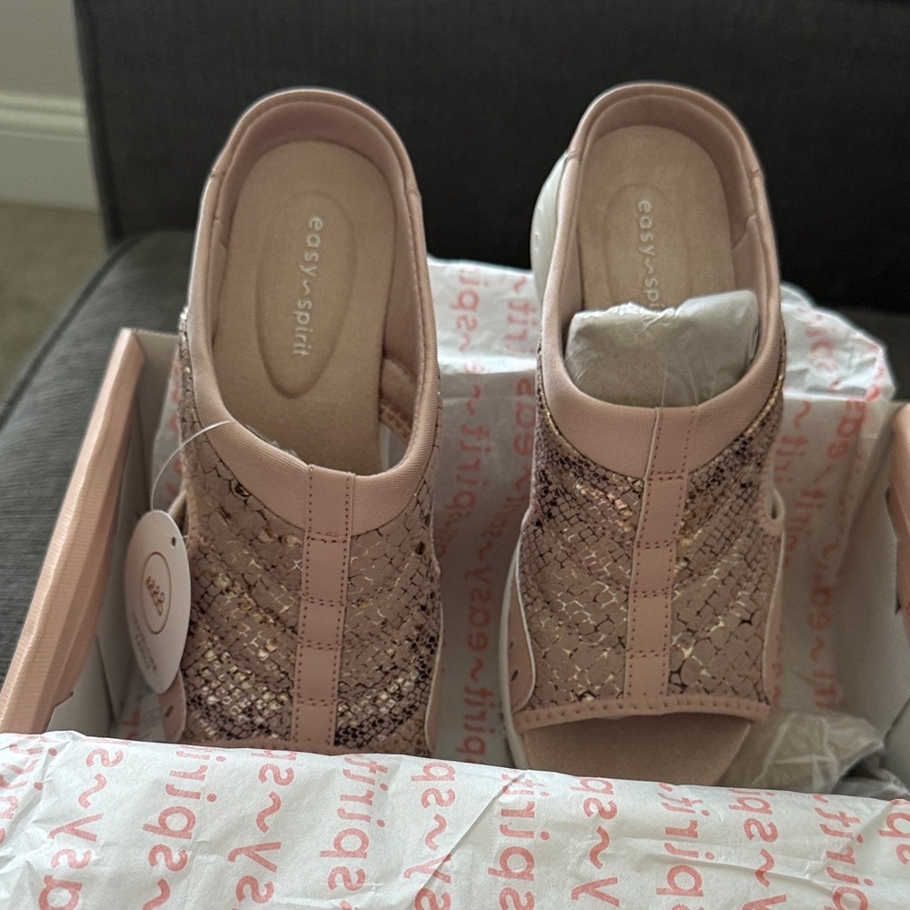 Easy Spirit Women's Blush Woven Sandals
